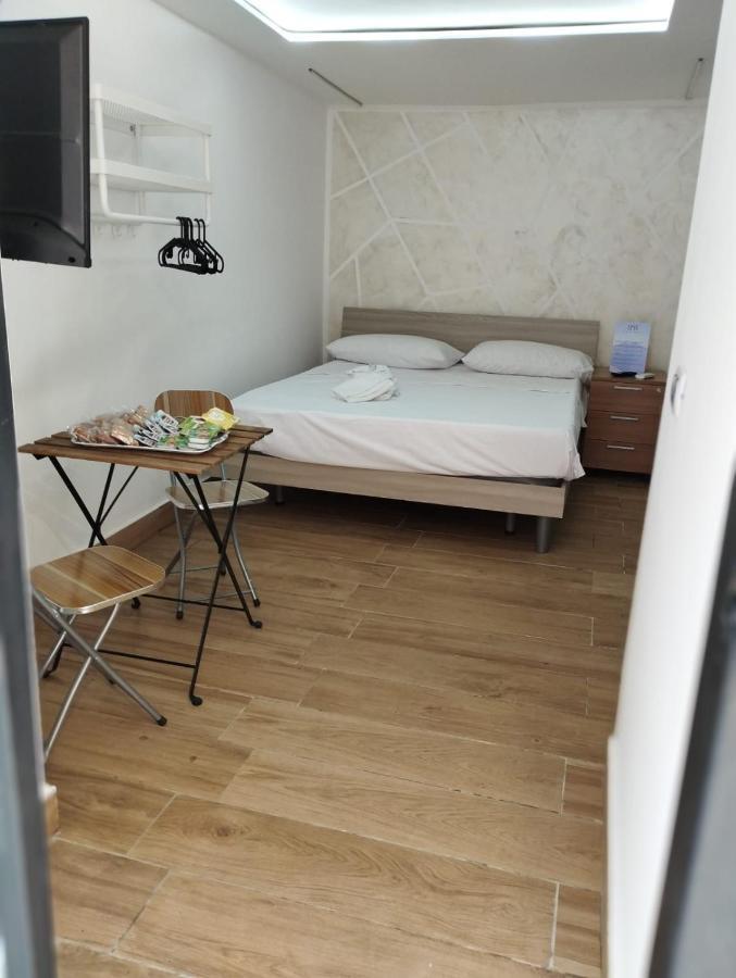 Casa Nina- Camera Ischia Apartment เนเปิลส์ ภายนอก รูปภาพ