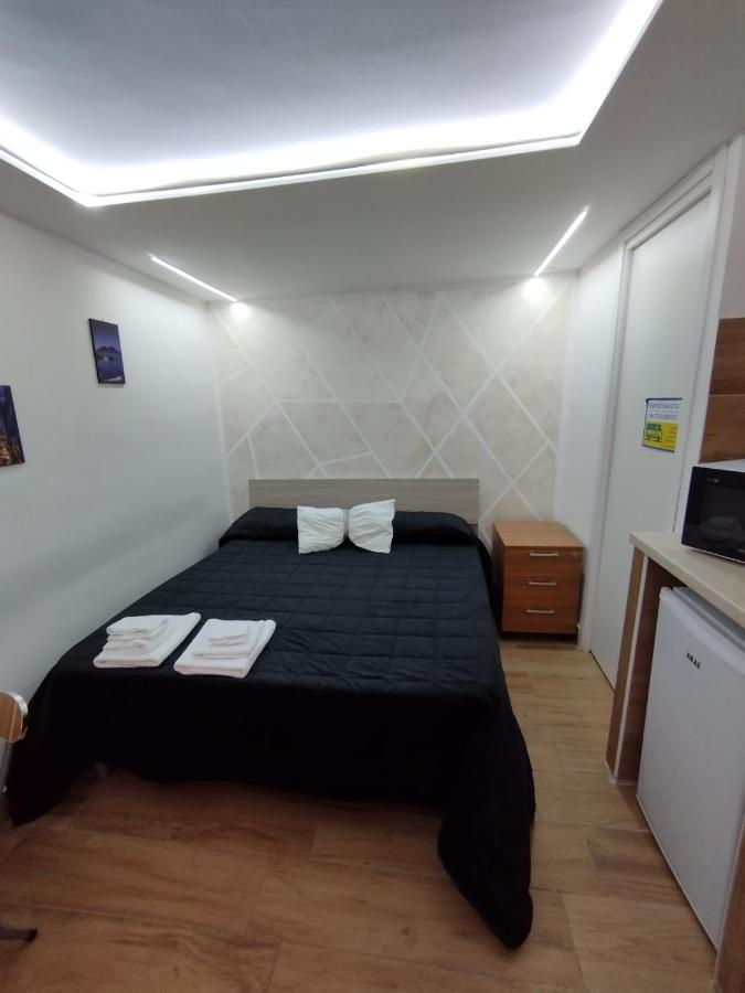 Casa Nina- Camera Ischia Apartment เนเปิลส์ ภายนอก รูปภาพ